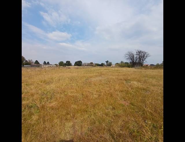 2,000M² VACANT LAND FOR SALE IN KOOKRUS